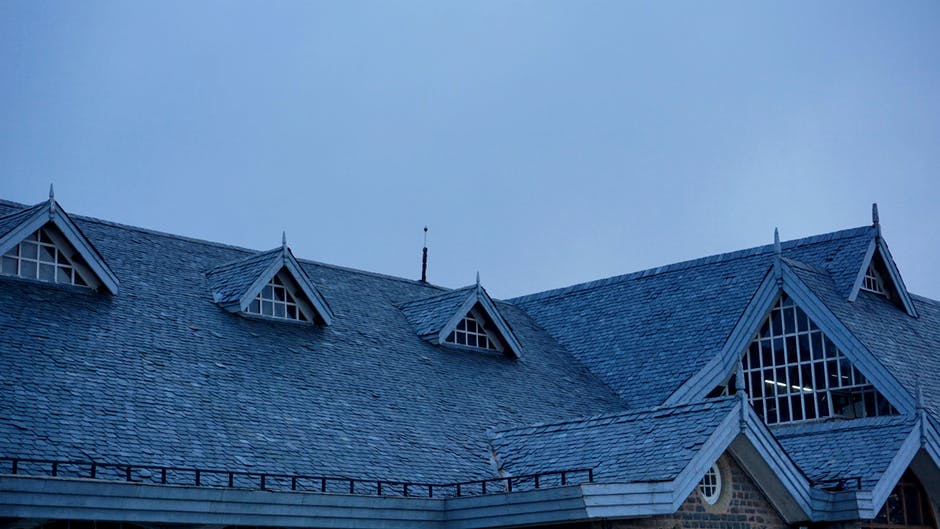Choose the Right Roof for You: 5 Roof Styles for Homes