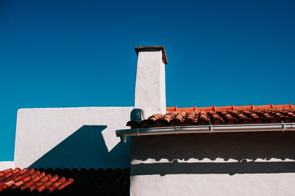 Replacing Your Roof? Here Are the Pros and Cons of Tile Roofing